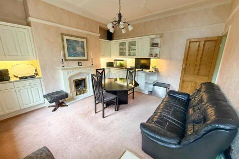 4 bed mid-terrace property, Silsden 6