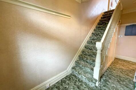 4 bed mid-terrace property, Silsden 2