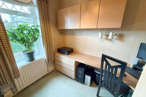 4 bed mid-terrace property, Silsden 17