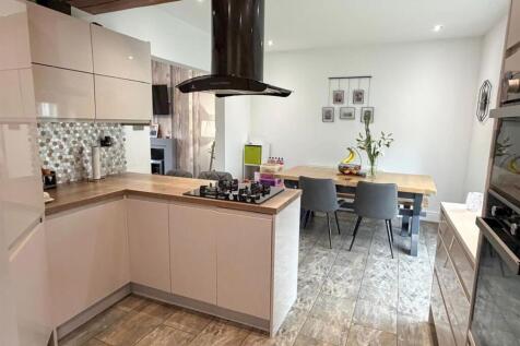 3 bed semi-detached house, Silsden 6