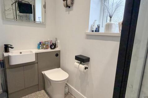 3 bed semi-detached house, Silsden 10