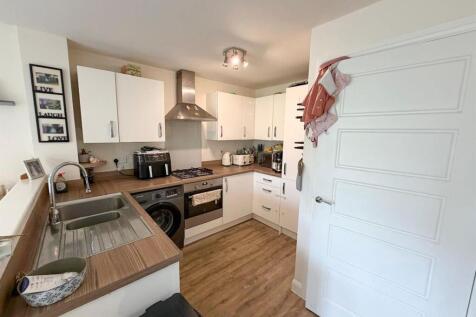 3 bed semi-detached house, Silsden  6