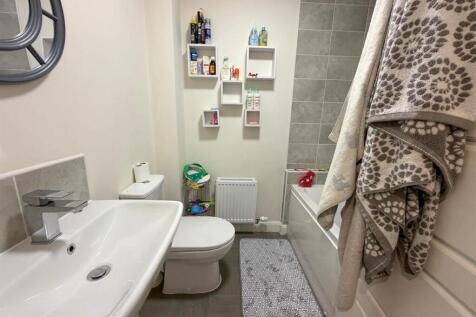 3 bed semi-detached house, Silsden 17