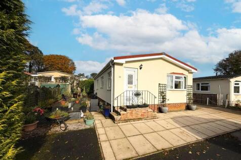 2 bed park home. Silsden