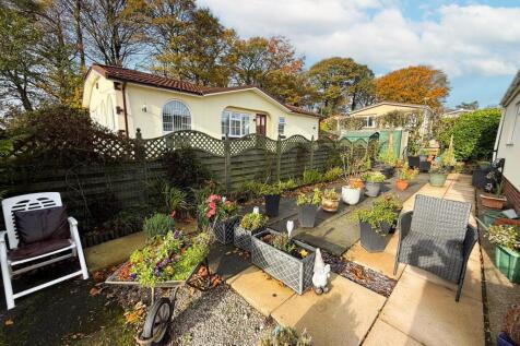 2 bed park home. Silsden