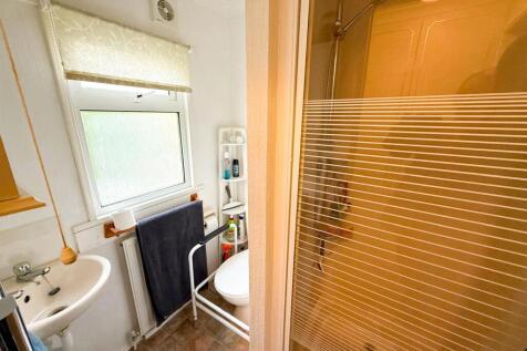 2 bed park home. Silsden