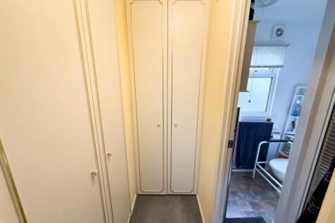 2 bed park home. Silsden