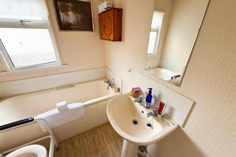 2 bed park home. Silsden