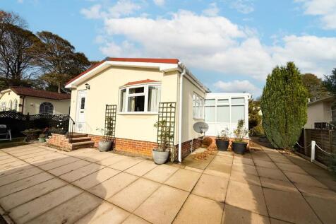 2 bed park home. Silsden