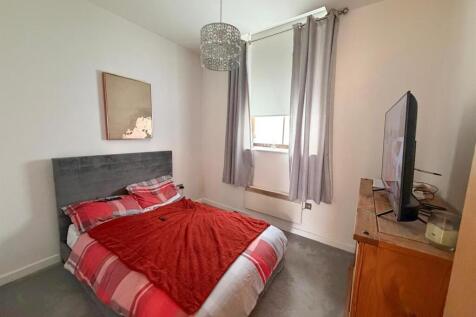 3 bed apartment, Silsden