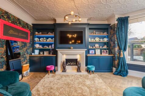 The Mount 20 Snug-2.jpg