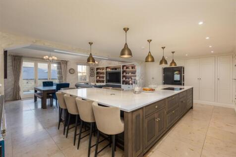 The Mount 20 Kitchen-6.jpg