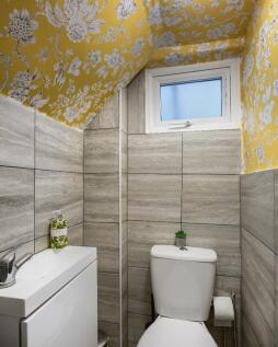 Guest cloakroom