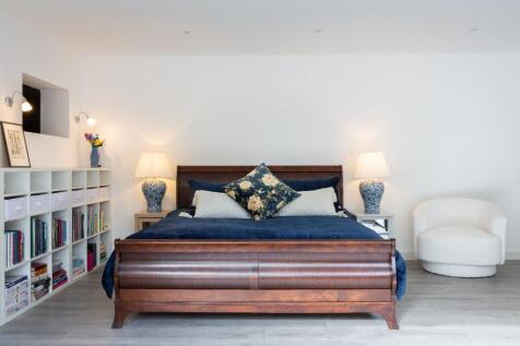 Garden room/ Bedroom