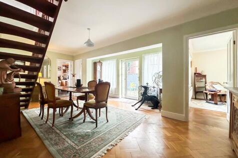 Entrance/Reception