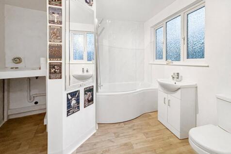 Bathroom/ Utility