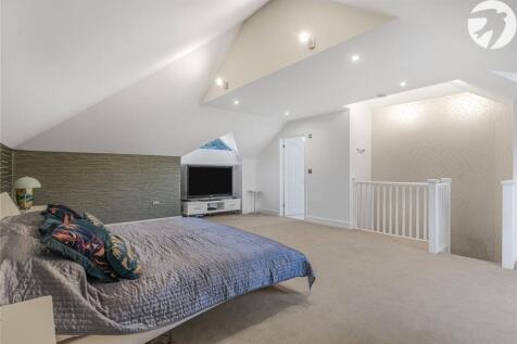 Bedroom 2nd Floor