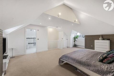 Bedroom 2nd Floor