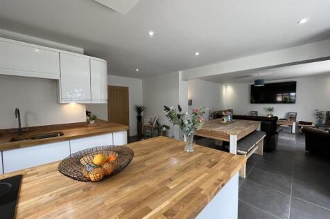 Open Plan Kitchen, Living &amp; Dining Room