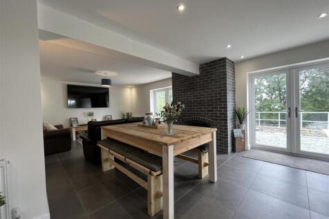 Open Plan Kitchen, Living &amp; Dining Room