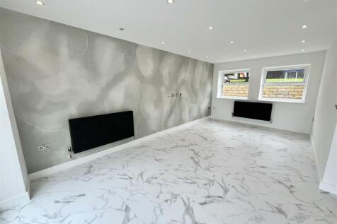 Lounge &amp; Dining Room Area