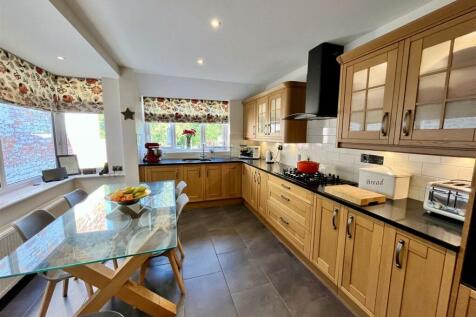 Kitchen &amp; Dining Room