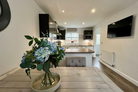 Open Plan Kitchen &amp; Dining Room
