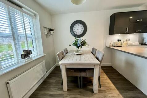 Open Plan Kitchen &amp; Dining Room