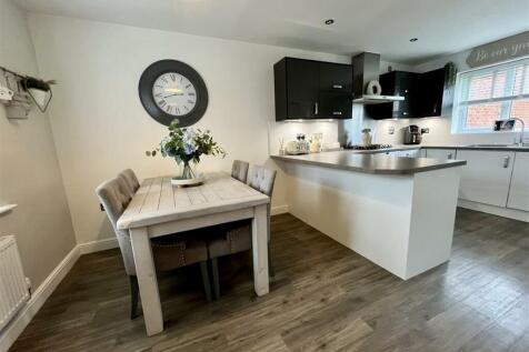 Open Plan Kitchen &amp; Dining Room