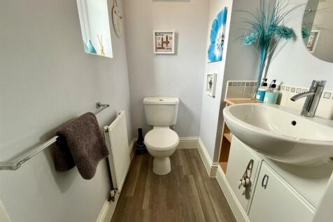 Cloakroom / WC