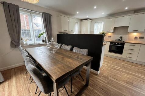 Kitchen &amp; Dining Area
