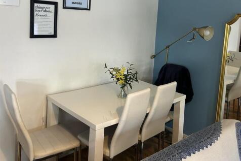 Open Plan Living/ Dining/ Kitchen