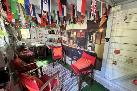 Garden Bar