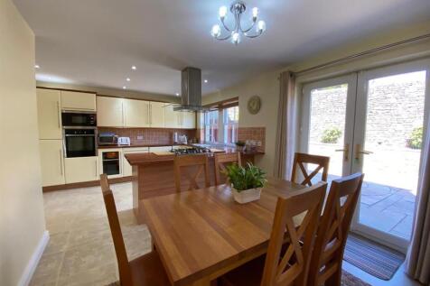 Open Plan Kitchen &amp; Dining Room
