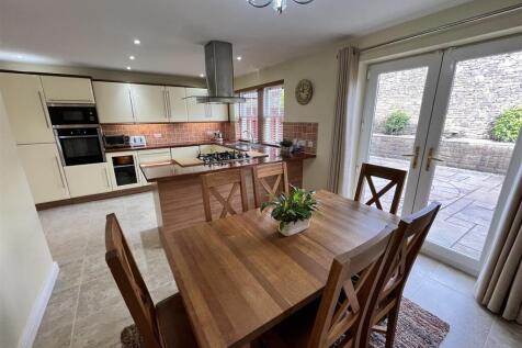 Open Plan Kitchen &amp; Dining Room