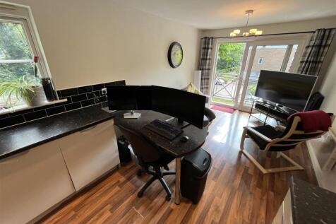 Open Plan Lounge &amp; Kitchen