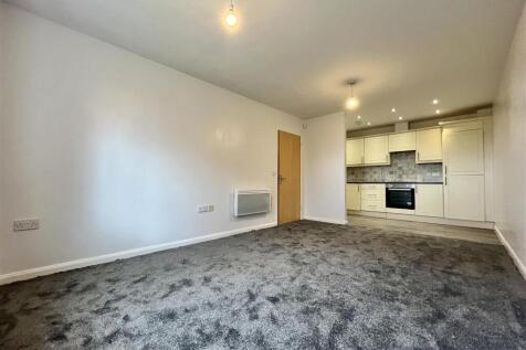 Open Plan Lounge/Dining/Kitchen