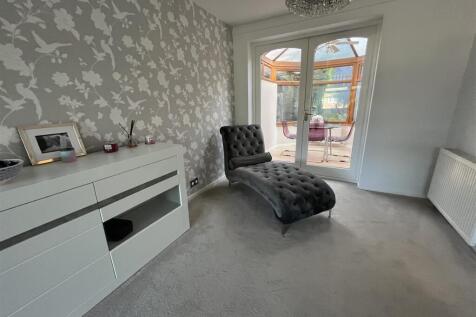 Open Plan Lounge/Diner