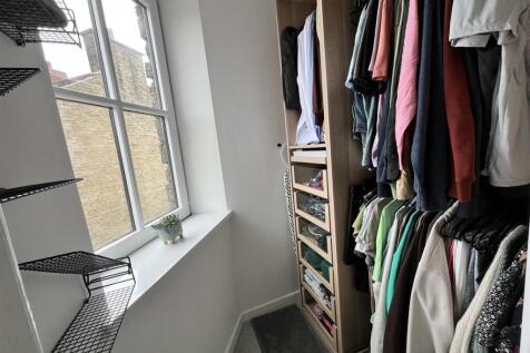 Walk-in Wardrobe