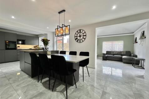 Open Plan Kitchen/ Diner