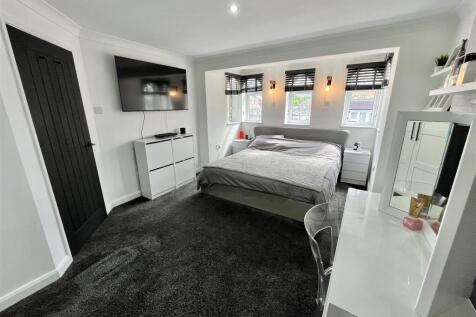 Bedroom 4/ Lounge