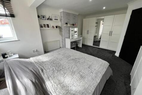 Bedroom 4/ Lounge