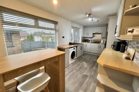 Kitchen/Dining Area