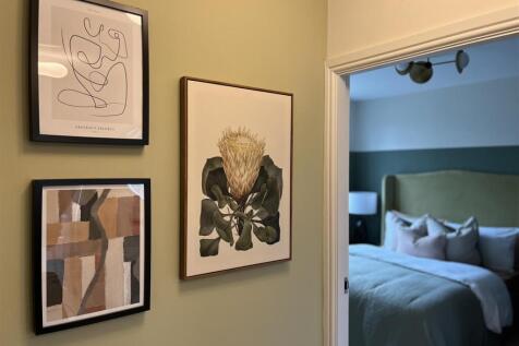 Open Plan Lounge &amp; Dining Area