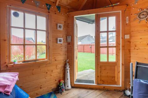 SUMMER HOUSE