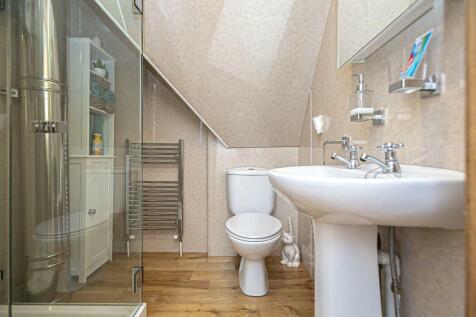 ENSUITE SHOWER ROOM