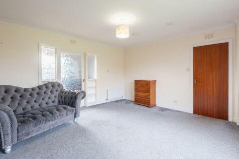 LIVING ROOM REAR