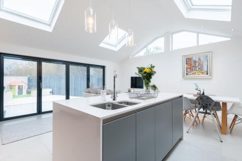 LOUNGE DINING KITCHE