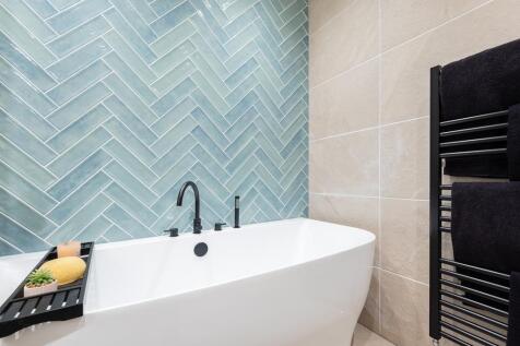 BATHROOM DETAIL