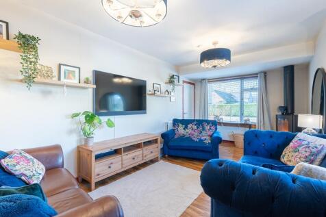 LIVING ROOM AGAIN